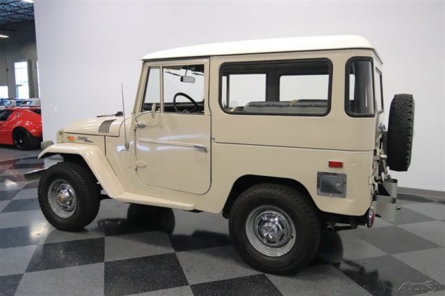 1970 Tan Toyota FJ40