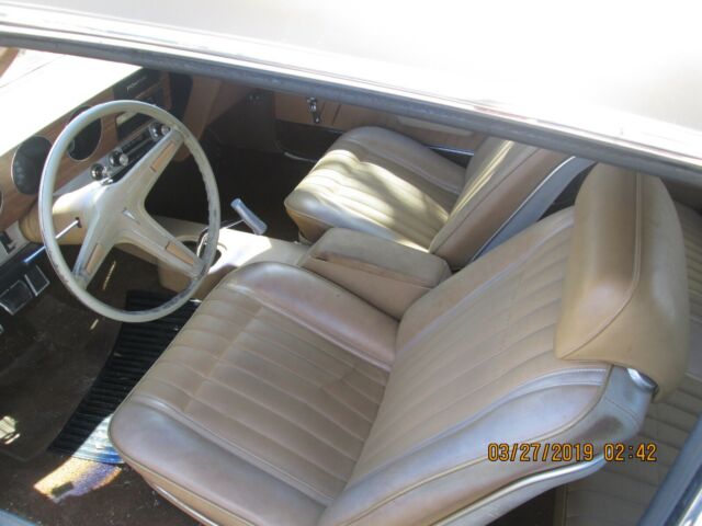 1970 Gold Pontiac Le Mans Coupe