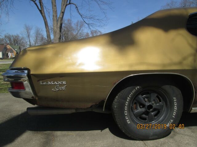 1970 Gold Pontiac Le Mans Coupe