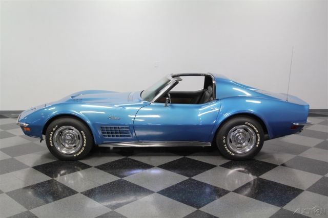 1970 Blue Chevrolet Corvette