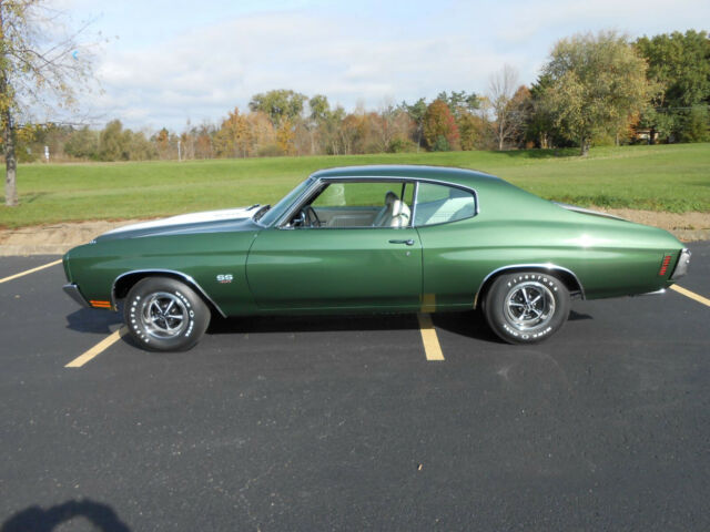 1970 forest green Chevrolet Chevelle Coupe