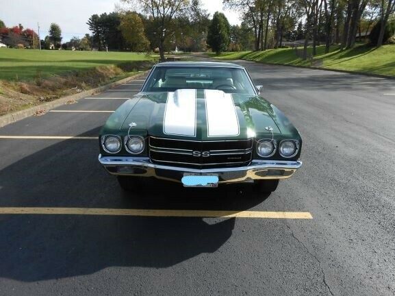 1970 forest green Chevrolet Chevelle Coupe