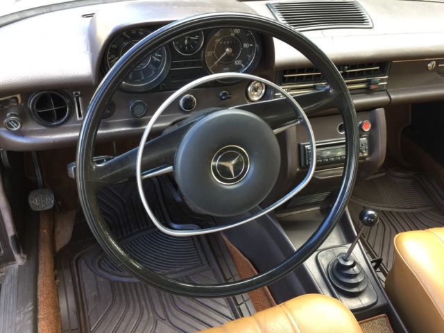 1970 Brown Mercedes-Benz 200-Series Sedan