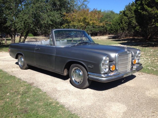 1970 Gray Mercedes-Benz 200-Series