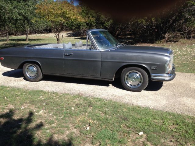 1970 Gray Mercedes-Benz 200-Series