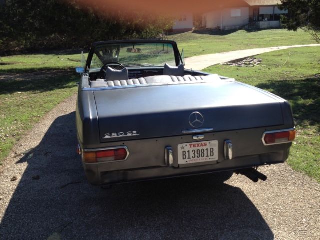 1970 Gray Mercedes-Benz 200-Series