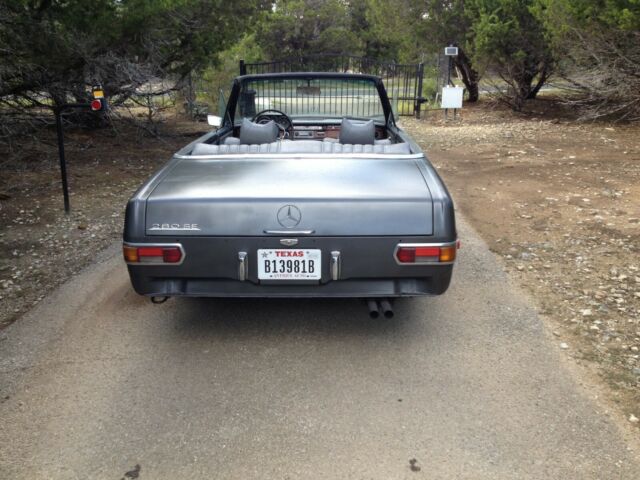1970 Gray Mercedes-Benz 200-Series Convertible
