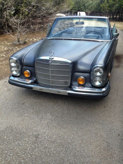 1970 Gray Mercedes-Benz 200-Series Convertible