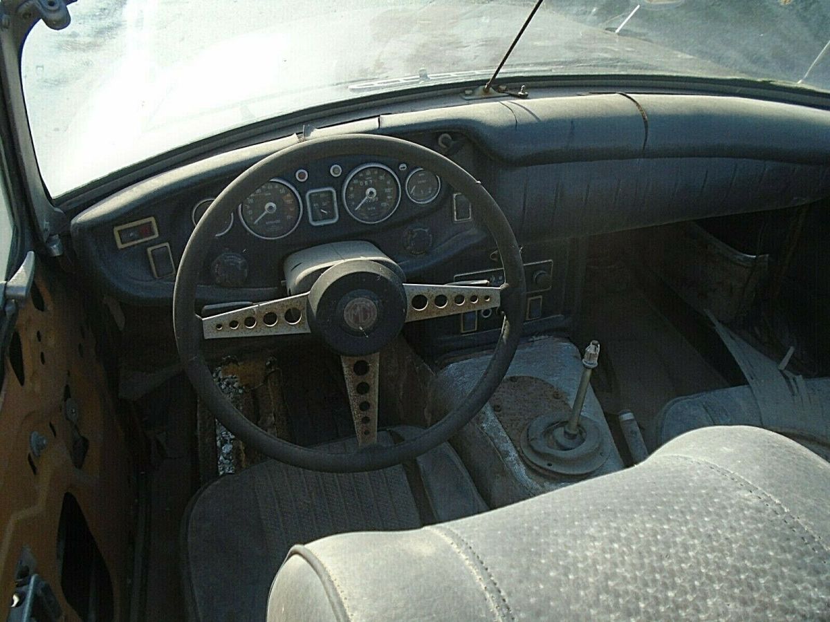 1970 Brown MG MGB Convertible