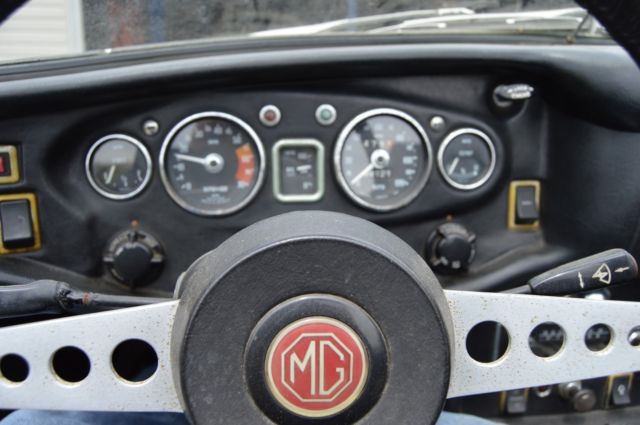 1970 Blue MG MGB Convertible