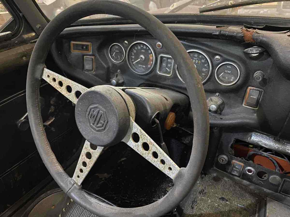 1970 Red MG MGB Convertible