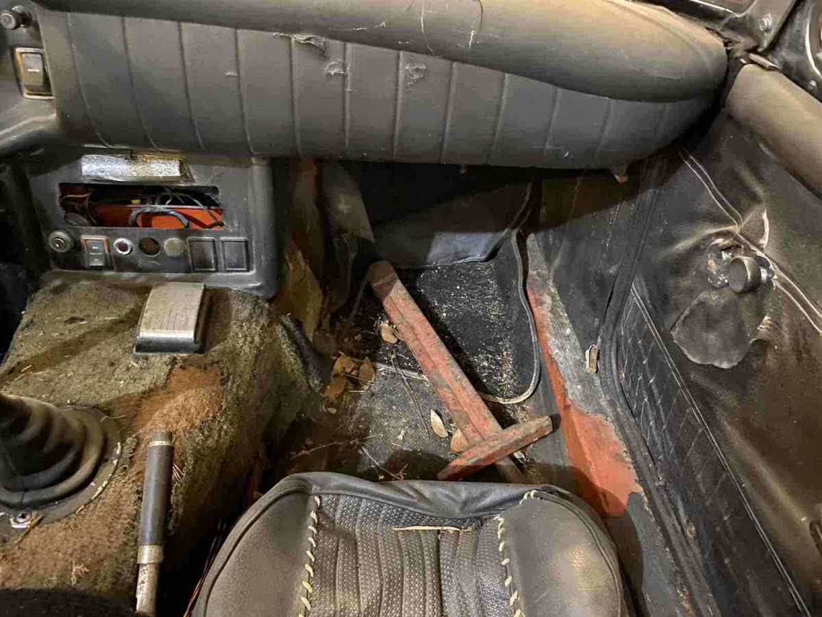 1970 Red MG MGB Convertible