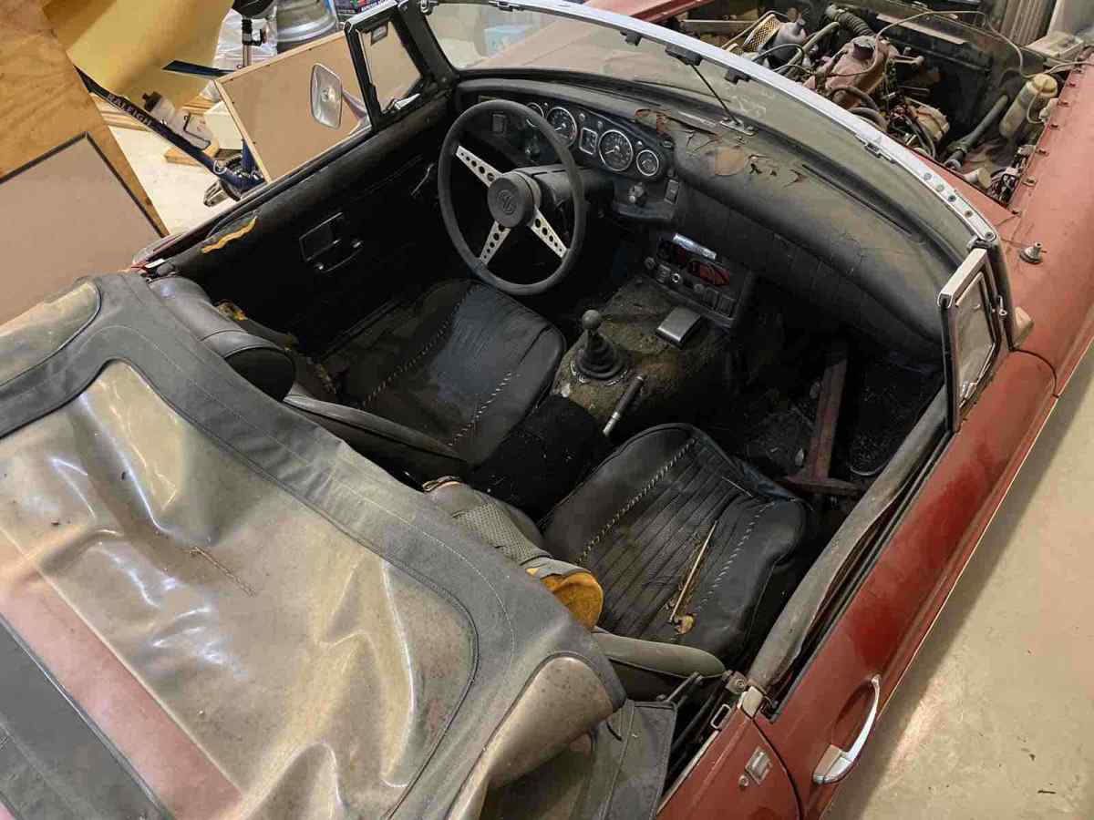 1970 Red MG MGB Convertible