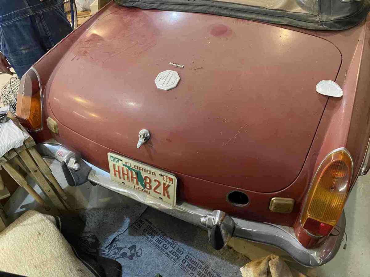 1970 Red MG MGB Convertible