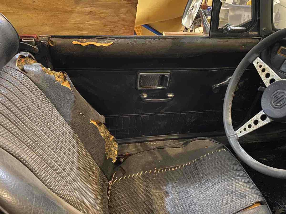 1970 Red MG MGB Convertible