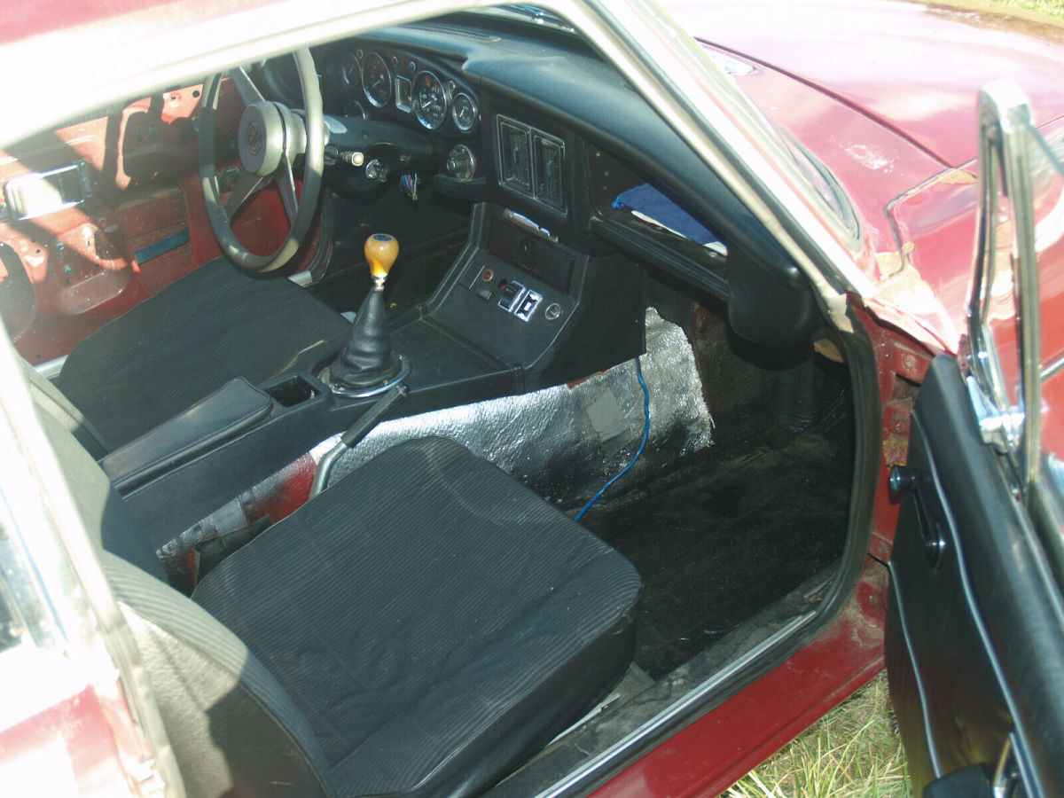 1970 Burgundy MG MGB GT