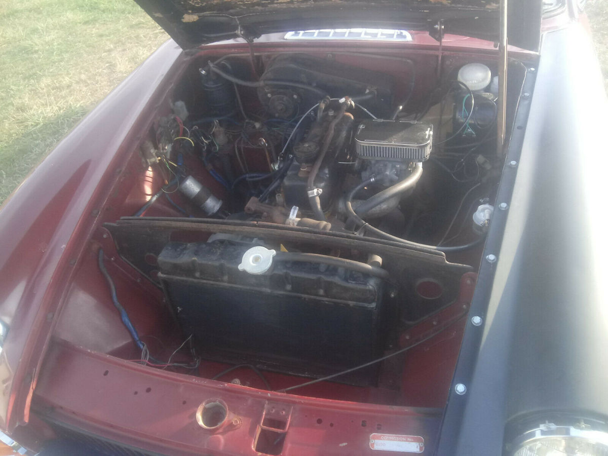 1970 Burgundy MG MGB GT