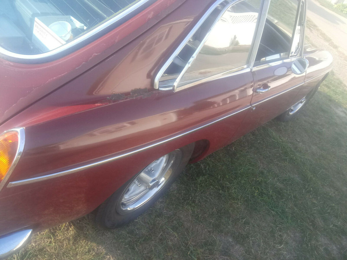 1970 Burgundy MG MGB GT