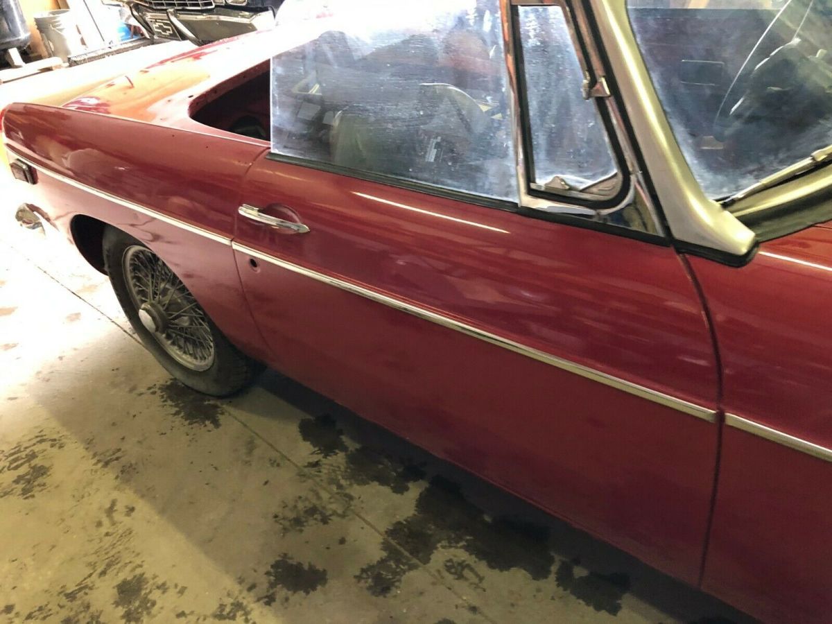 1970 Red MG MGB Convertible