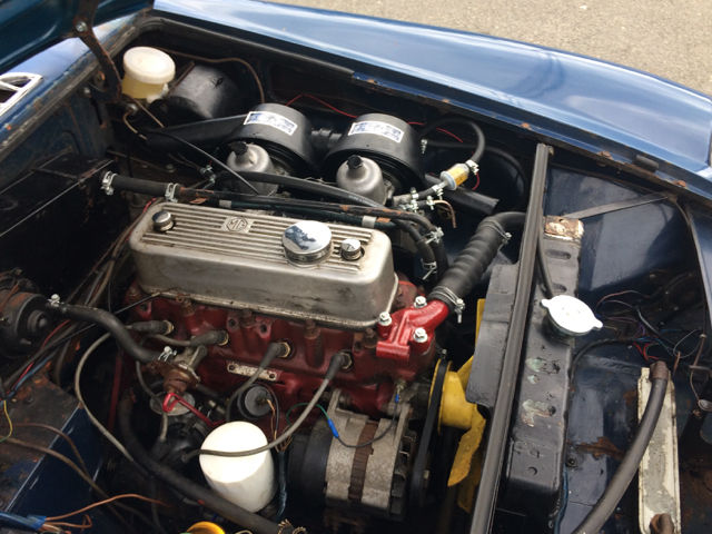 1970 Blue MG MGB Coupe