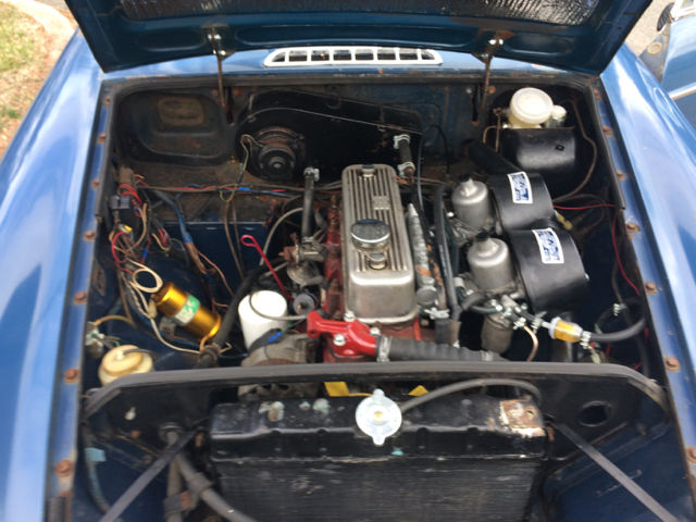 1970 Blue MG MGB Coupe