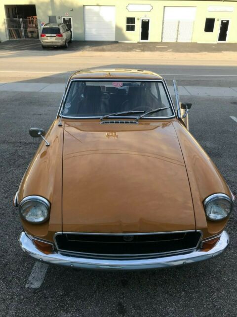 1970 Bronze Yellow MG MGB Coupe