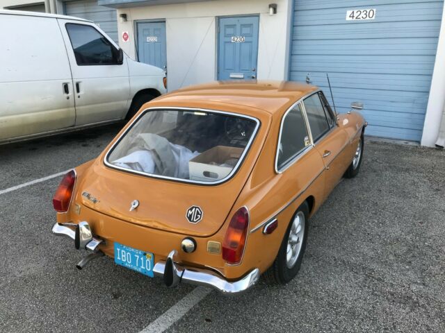 1970 Bronze Yellow MG MGB Coupe