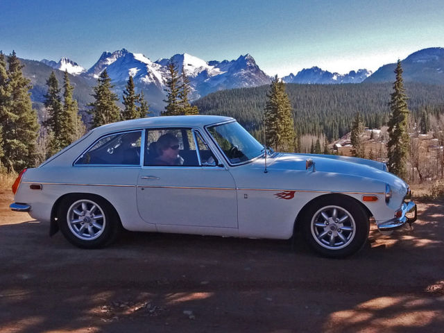 1970 White MG MGB Coupe