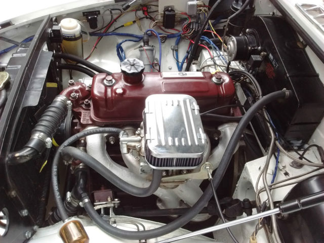 1970 White MG MGB Coupe