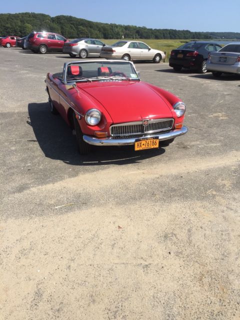 1970 Red MG MGB Convertible