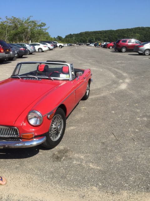 1970 Red MG MGB Convertible