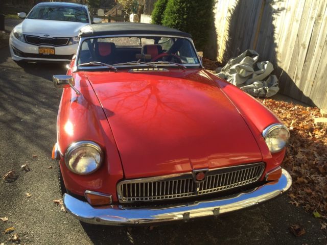 1970 Red MG MGB Convertible