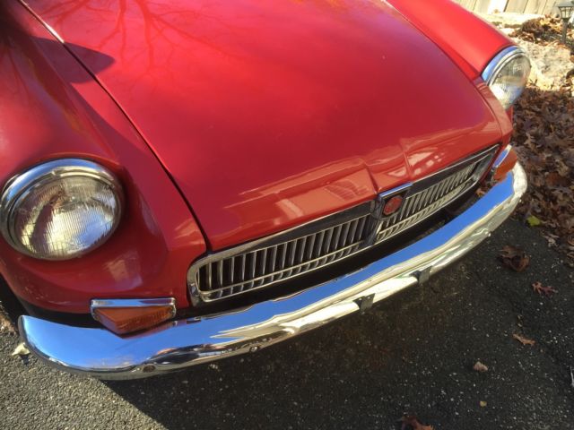 1970 Red MG MGB Convertible