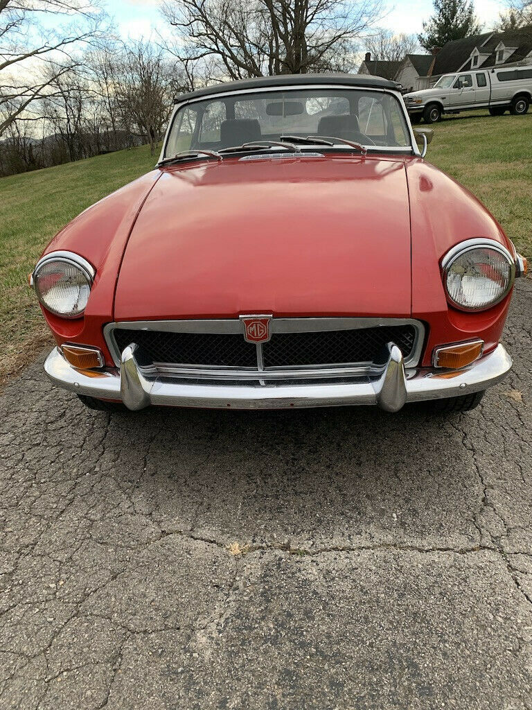 1970 Red MG MGB Convertible