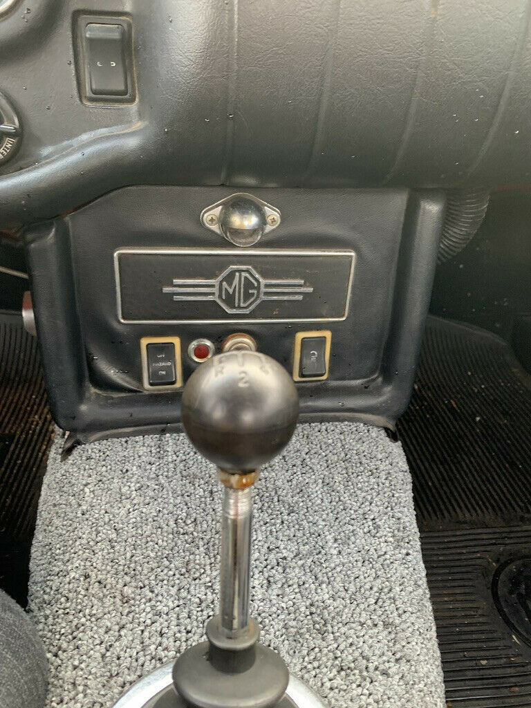 1970 Red MG MGB Convertible