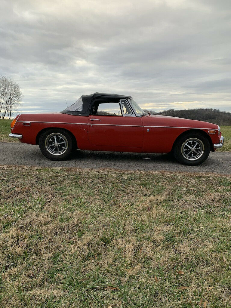 1970 Red MG MGB Convertible
