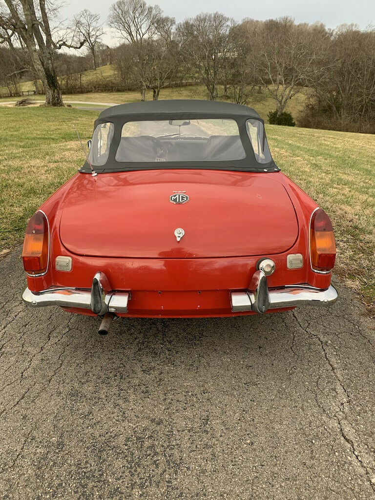 1970 Red MG MGB Convertible