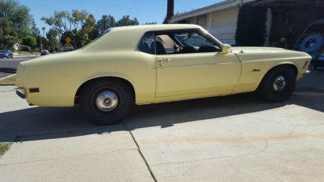 1970 Light Yellow Ford Mustang Coupe