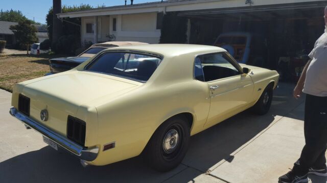 1970 Light Yellow Ford Mustang Coupe