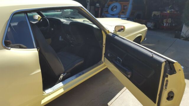 1970 Light Yellow Ford Mustang Coupe