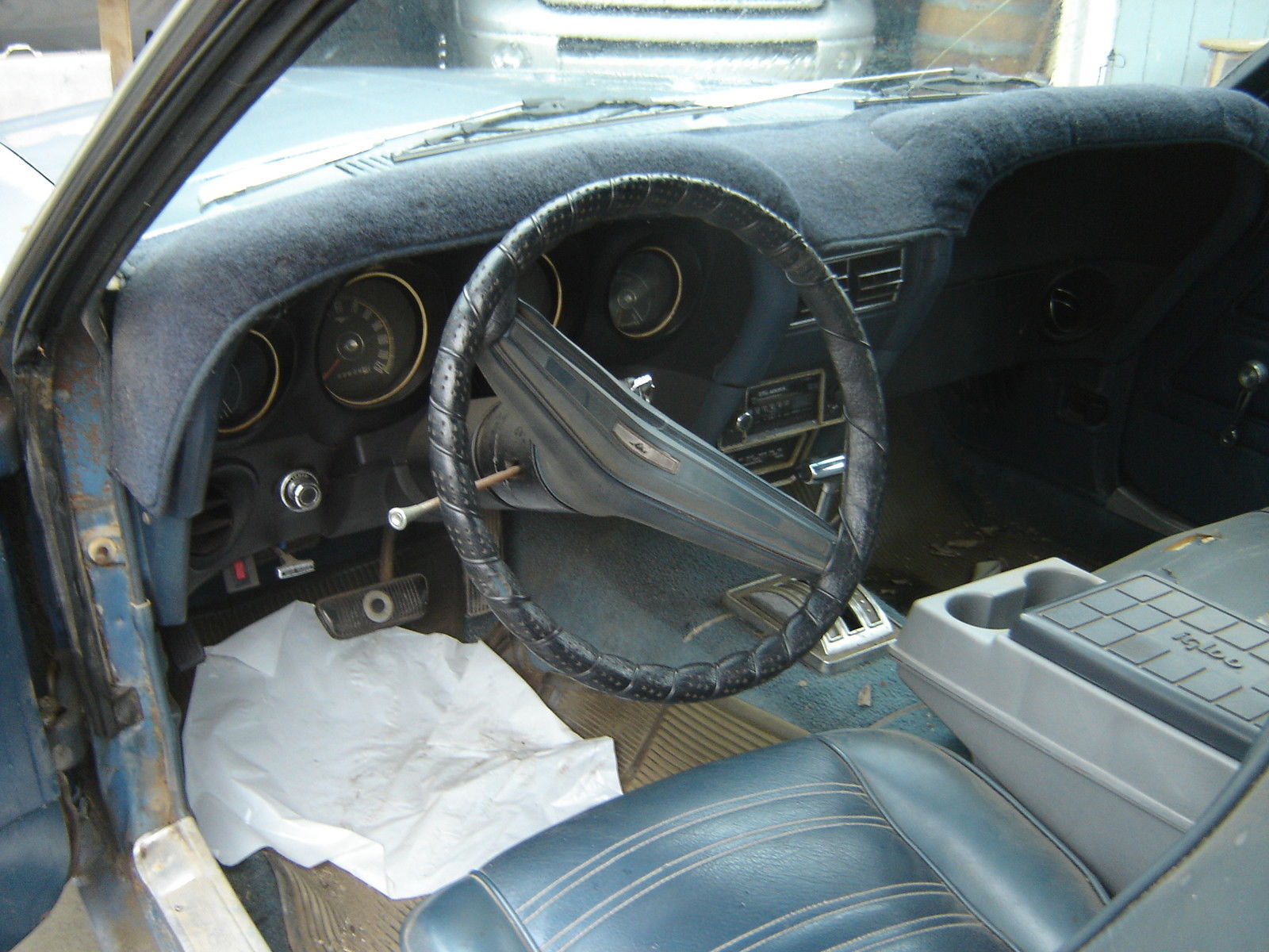 1970 primer gray Ford Mustang