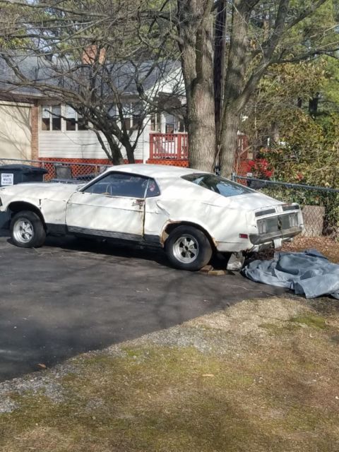 1970 White Ford Mustang Fastback