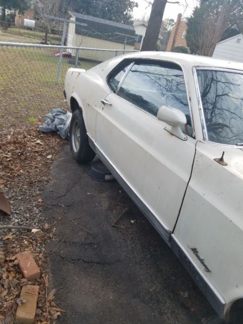 1970 White Ford Mustang Fastback