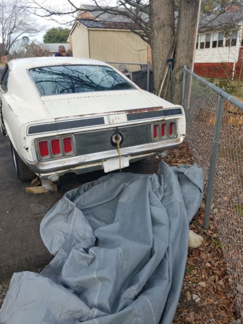 1970 White Ford Mustang Fastback