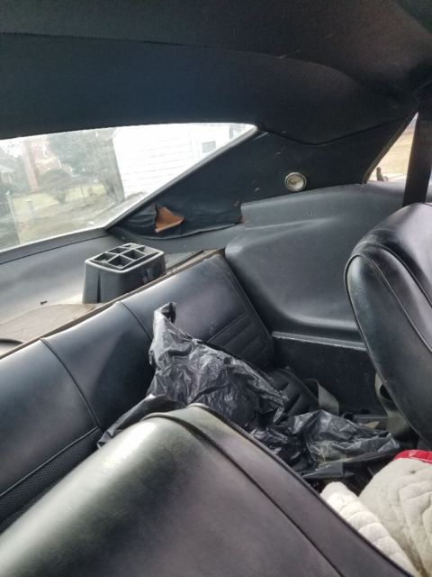 1970 White Ford Mustang Fastback