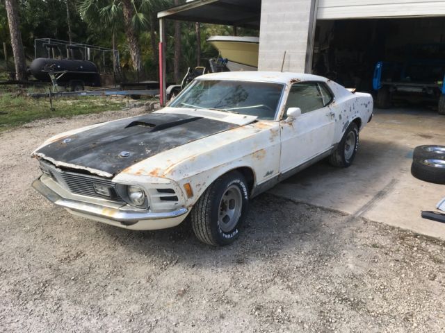 1970 White Ford Mustang Fastback