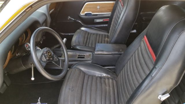 1970 Yellow Ford Mustang Fastback