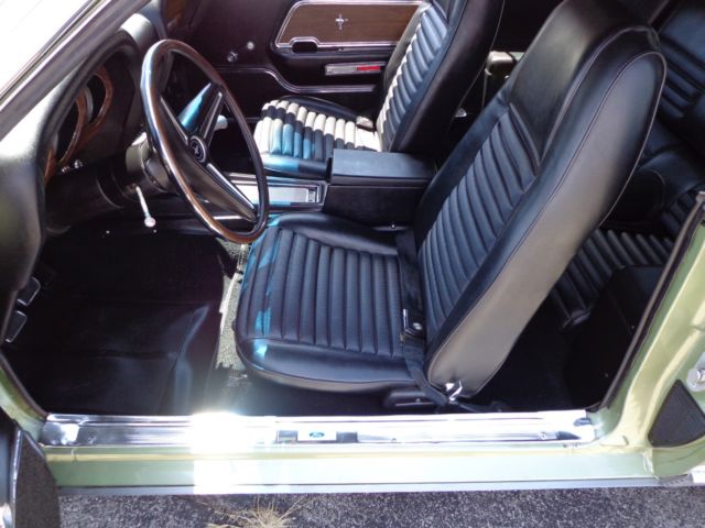 1970 Lime green metalic Ford Mustang Coupe