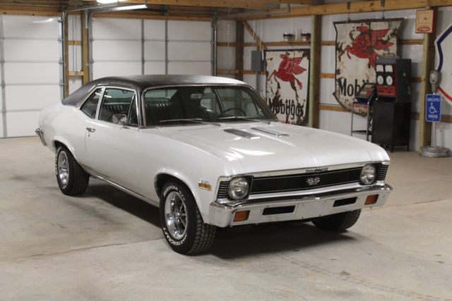1970 White Chevrolet Nova Coupe