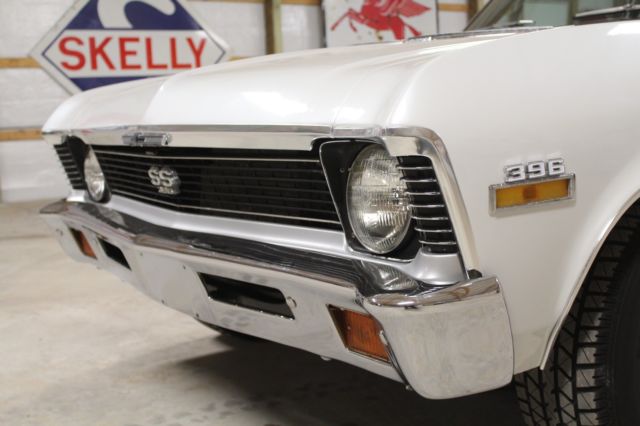 1970 White Chevrolet Nova Coupe